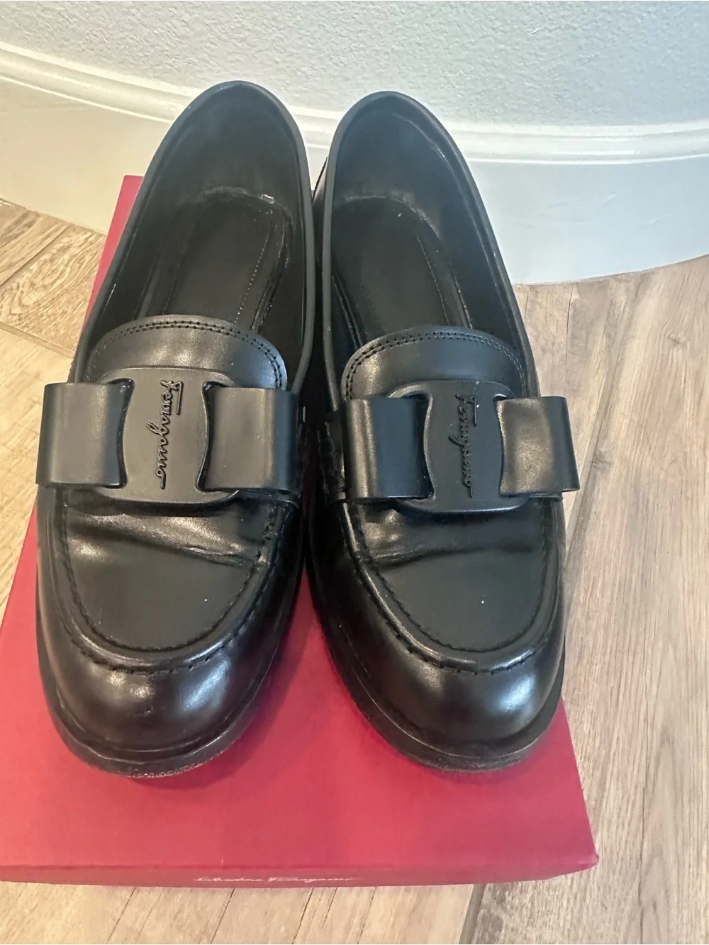 Salvatore Ferragamo Vivaldo Black Leather Bow Loafers